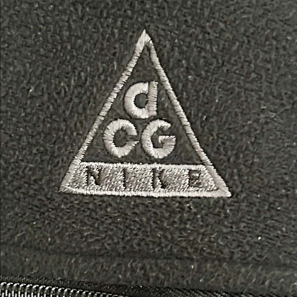 Nike ACG Thermafit‎ Black Half-Zip Jacket. Vintage. Size Large.